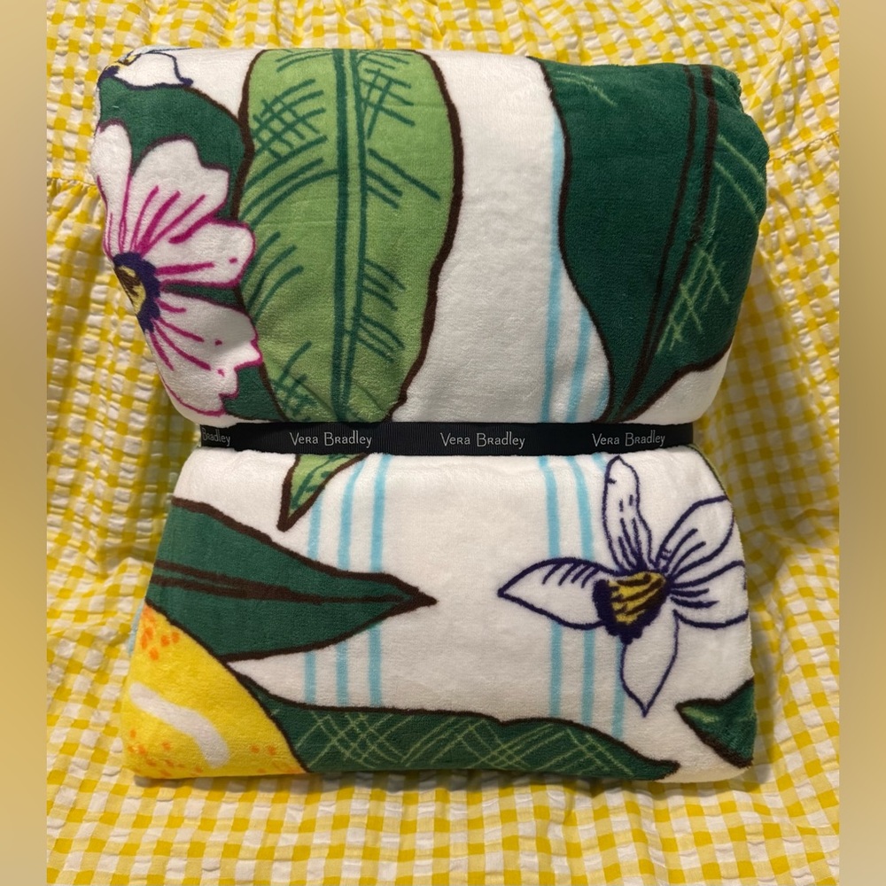 NWT Vera Bradley Oversized “Lemon Grove” Blanket - Picture 2 of 4